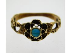 An antique 14ct gold ring set with turquoise, 1.4g