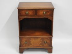 A cabinet with three drawers, 30in high x 21in wid