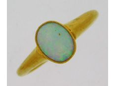 An antique 18ct gold ring set with opal, 3.1g, siz
