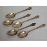 Five Edwardian London silver teaspoons by Wakeley