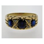 A 9ct gold ring set with diamond & sapphire, 4.1g,