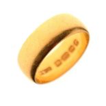 22ct gold wedding band