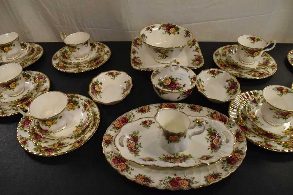 Quantity of Royal Albert 'Old Country Roses' pattern tablewares - Image 3 of 6