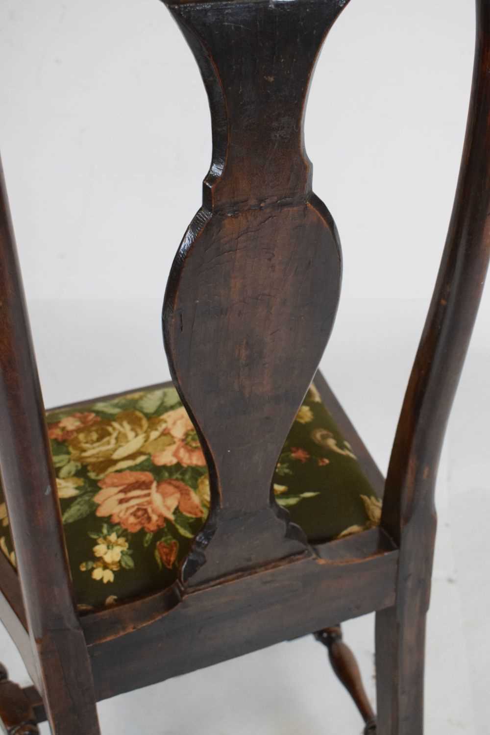 Queen Anne walnut splat back chair - Image 5 of 7