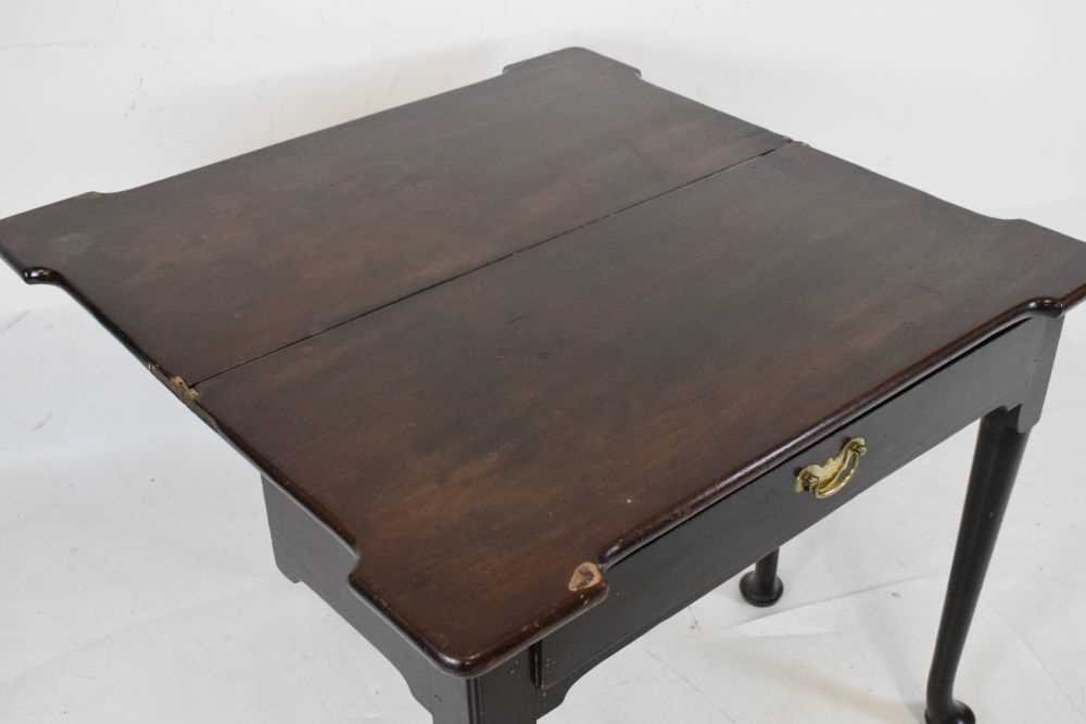 Mid 18th Century 'red walnut' fold-over tea table - Image 5 of 5