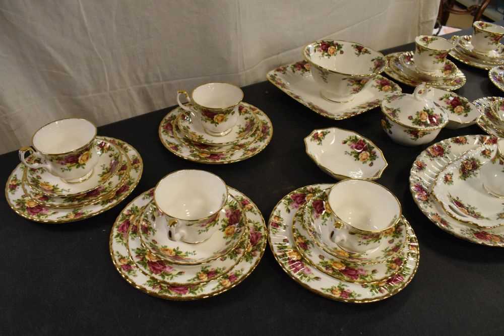 Quantity of Royal Albert 'Old Country Roses' pattern tablewares - Image 4 of 6