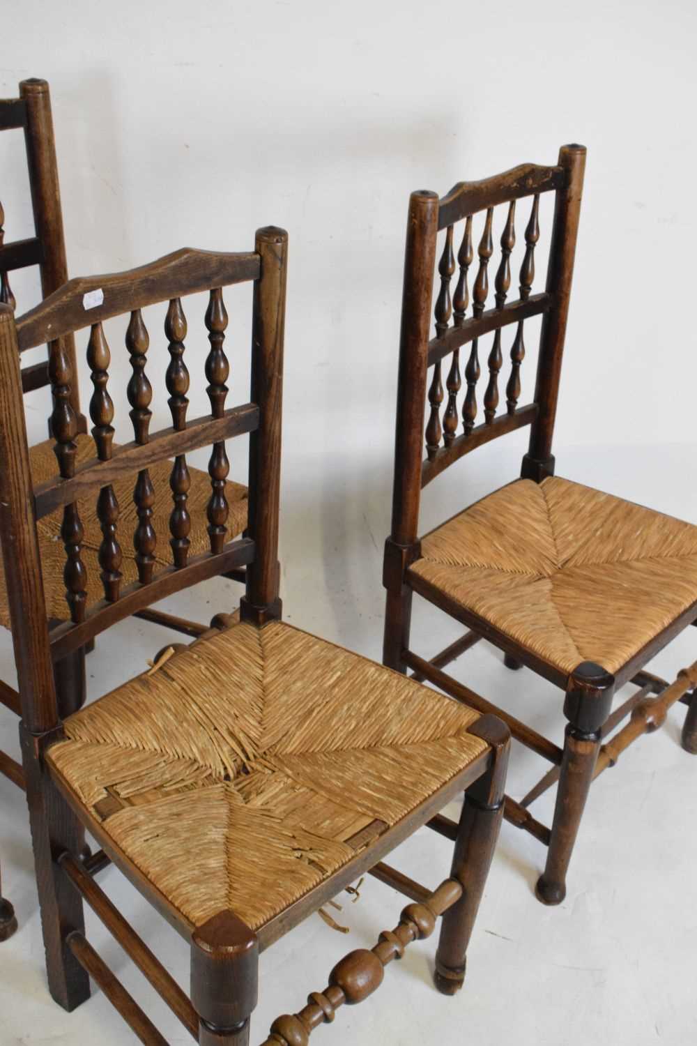 Set of four oak spindle back chairs - Image 4 of 5