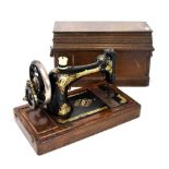 Singer sewing machine R275124 (1902)