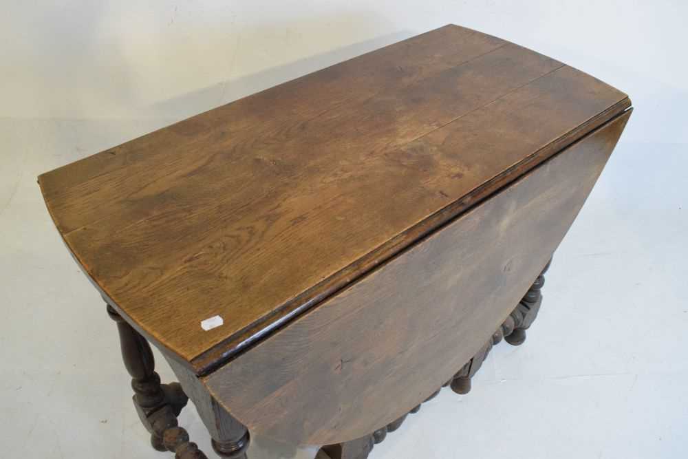 18th Century style oak gate-leg table - Image 3 of 8