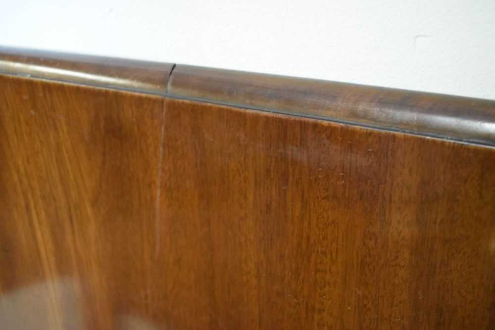 Victorian mahogany extending dining table - Image 7 of 7