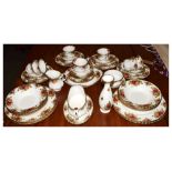 Quantity of Royal Albert 'Old Country Roses' pattern tableware