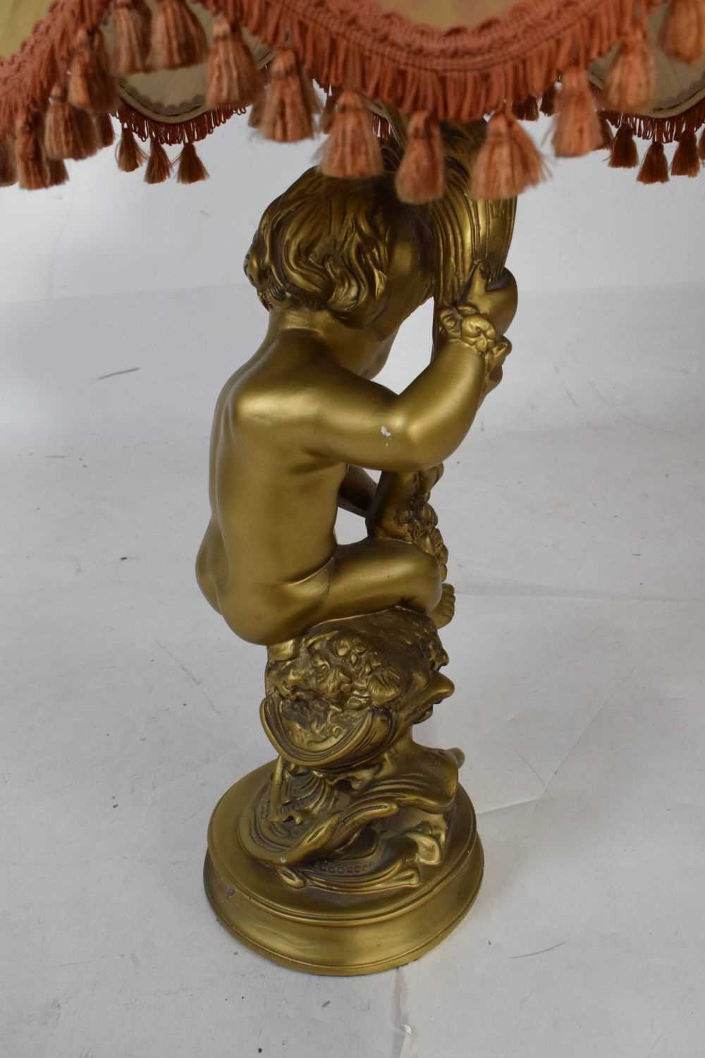Plaster gilt figural lamp base with shade - Image 5 of 7