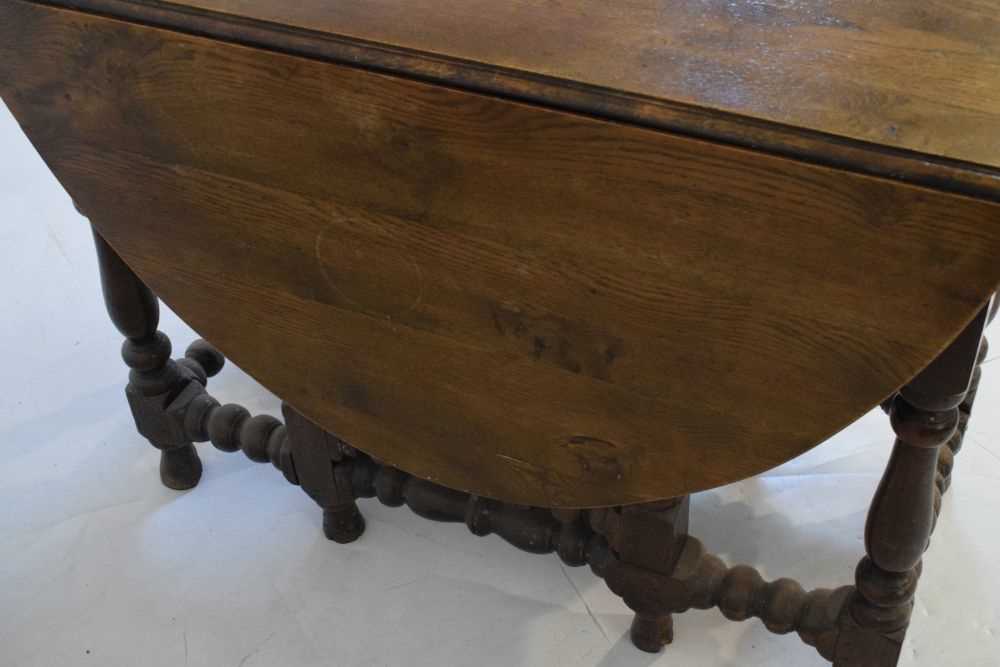 18th Century style oak gate-leg table - Image 8 of 8