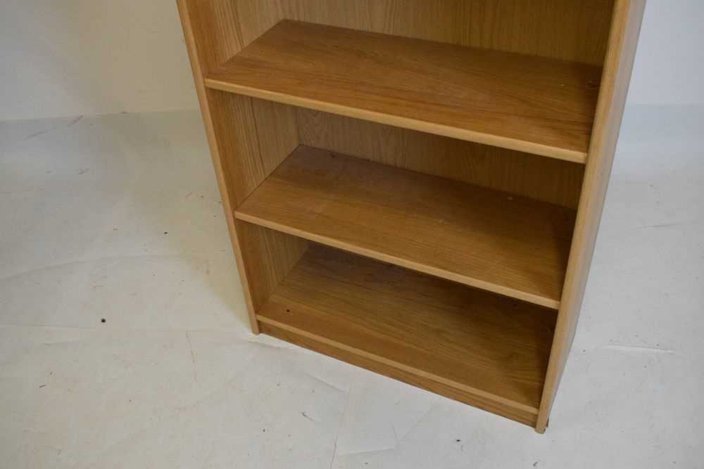 Modern oak open front bookcase - Image 3 of 7