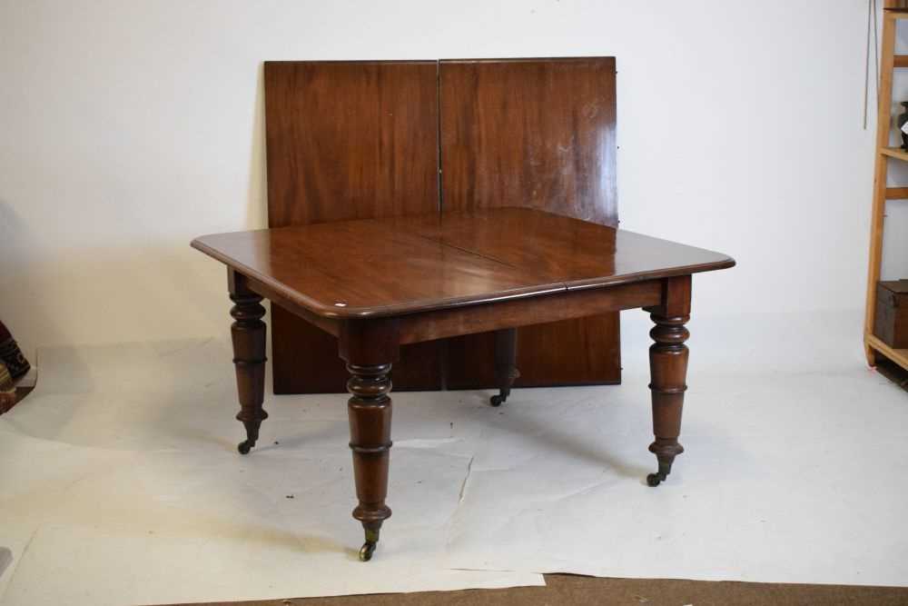 Victorian mahogany extending dining table - Image 2 of 7