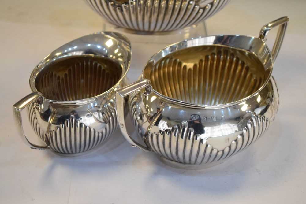 Edward VII silver three-piece tea set - Image 3 of 10