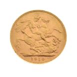 Coins - George V gold sovereign, 1910