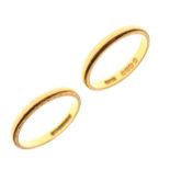 Two 22ct gold wedding bands,