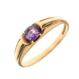 9ct gold dress ring set an amethyst-coloured stone