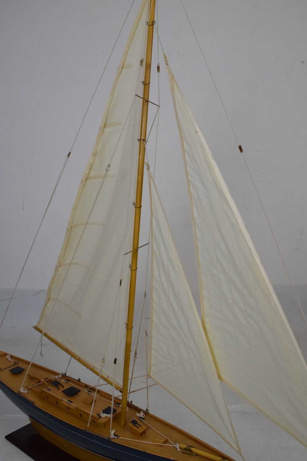 Large model yacht - Image 6 of 6