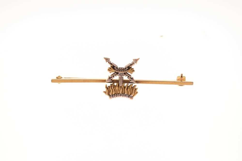 9ct gold Royal Engineers bar brooch - Image 2 of 3