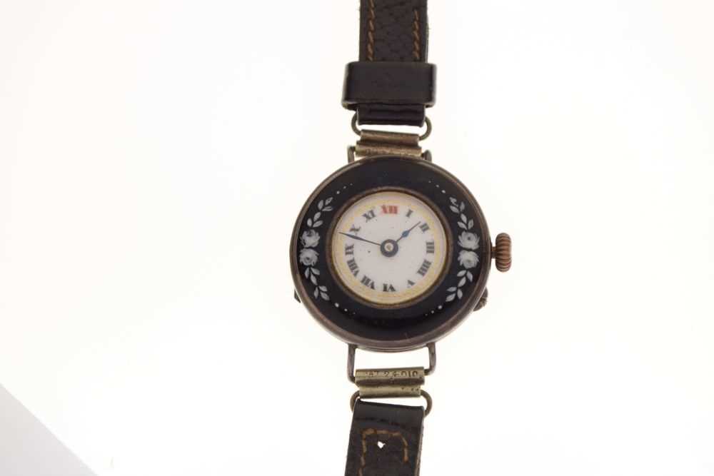 Lady's silver-cased wristwatch with enamel bezel - Image 2 of 8