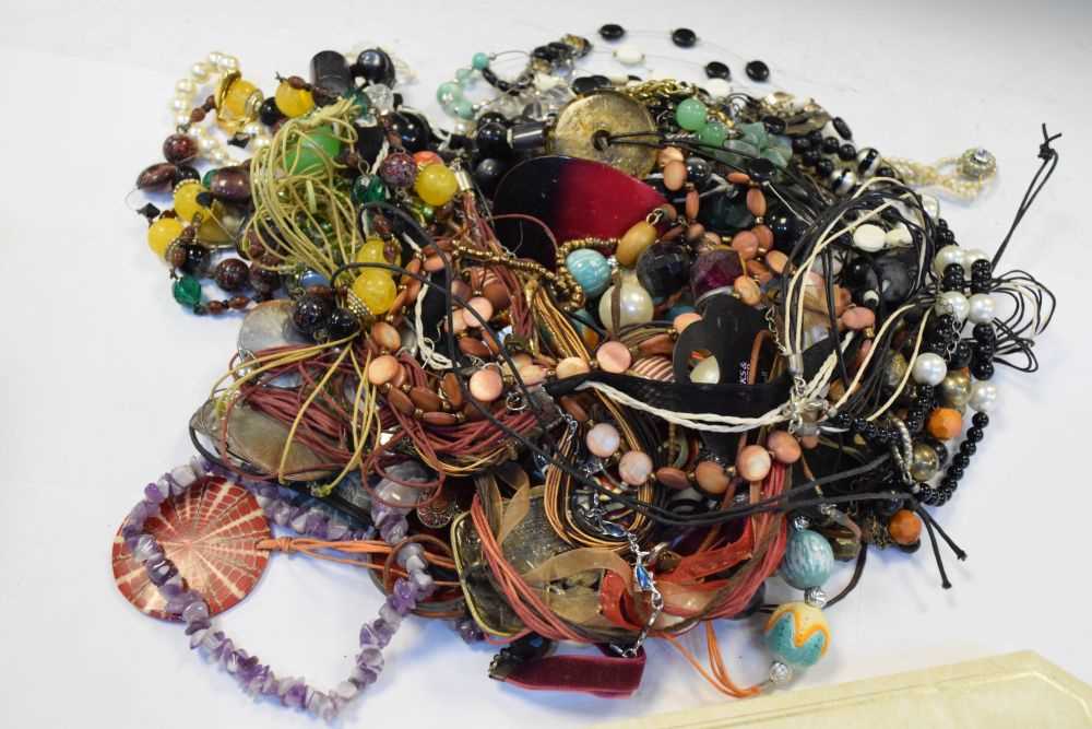 Quantity of costume jewellery - Image 4 of 6