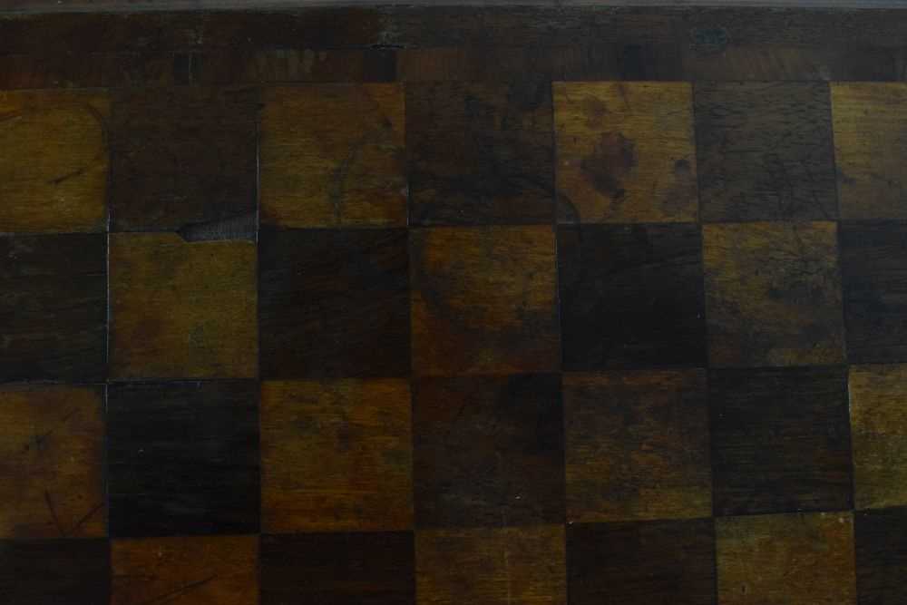 Early 19th Century inlaid walnut games table - Image 8 of 9