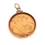 George V gold sovereign 1914, in yellow metal mount, 9.6g gross approx