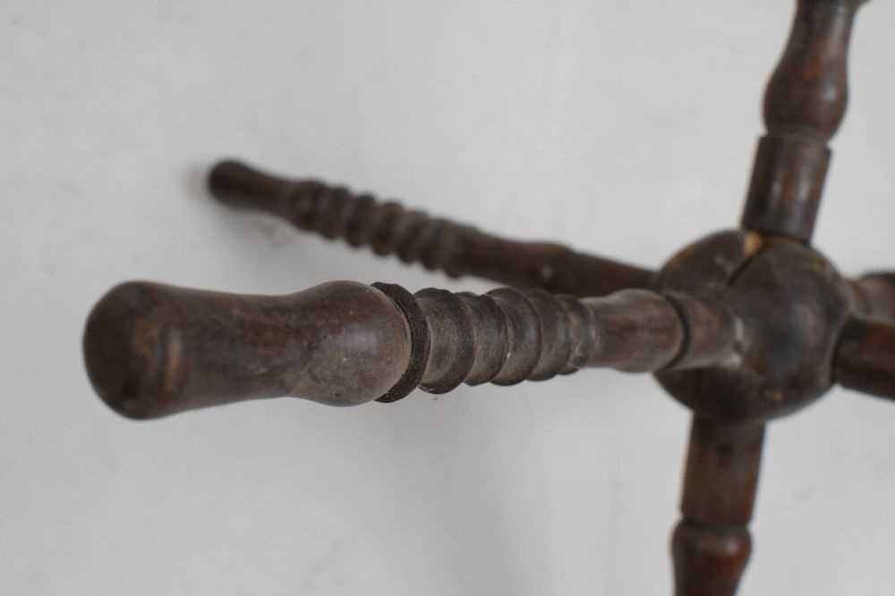 19th-century treen 'cat' or bowl stand - Image 5 of 5