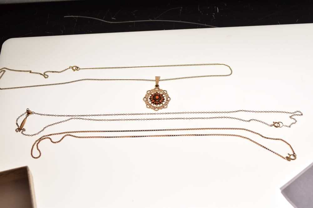 9ct gold pendant set garnet-coloured stones, etc - Image 2 of 4