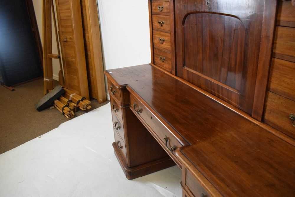 Late Victorian or Edwardian mahogany twin pedestal writing desk - Image 7 of 9