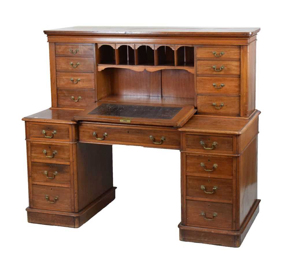 Late Victorian or Edwardian mahogany twin pedestal writing desk