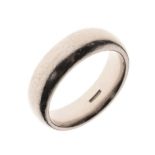 18ct white gold wedding band