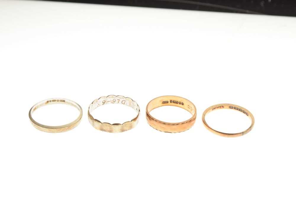 Four 9ct gold wedding bands - Image 3 of 4