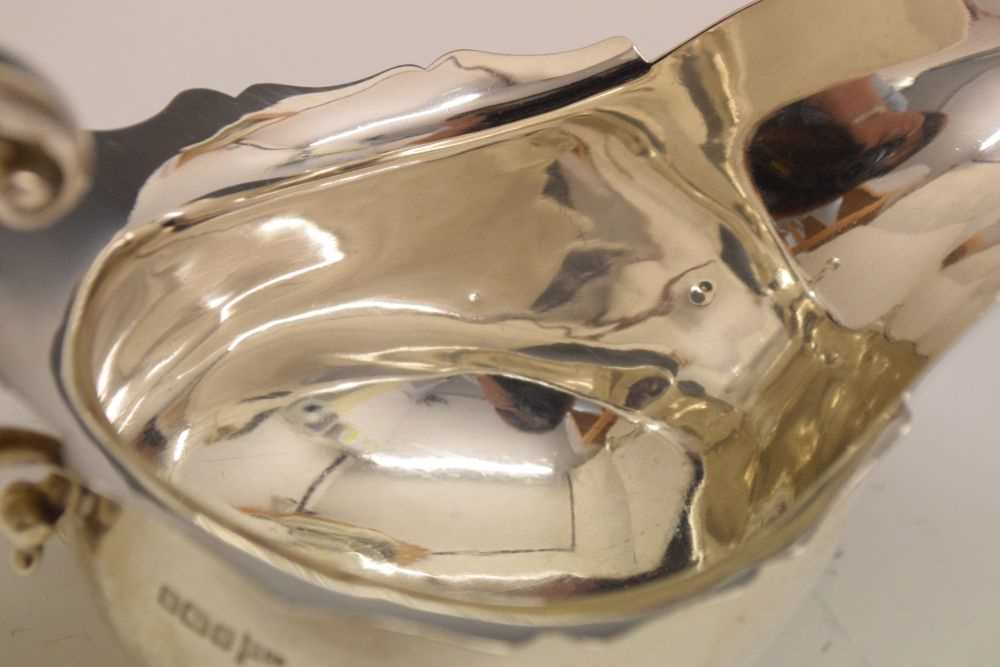 Edward VII silver sauce boat with flying scroll handle - Image 5 of 8