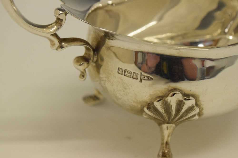 Edward VII silver sauce boat with flying scroll handle - Image 4 of 8