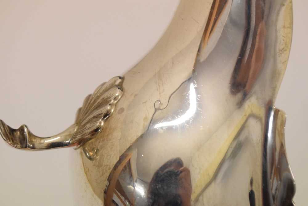 Edward VII silver sauce boat with flying scroll handle - Image 6 of 8