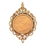 1974 sovereign in a 9ct gold pendant mount