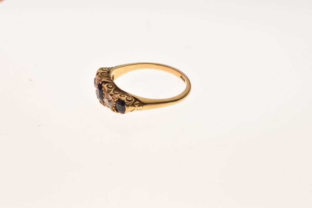 Sapphire and diamond five stone ring - Image 3 of 6
