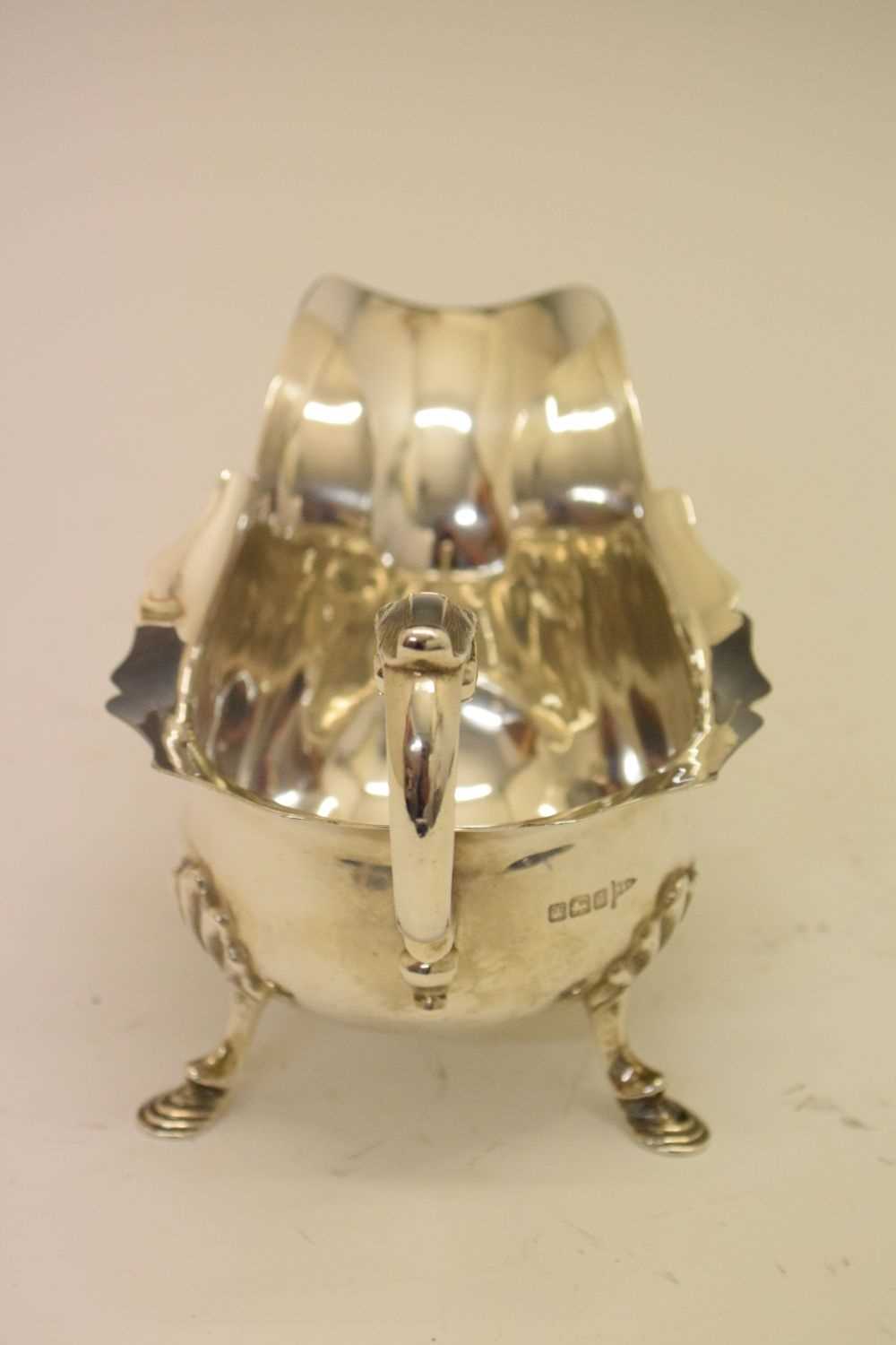 Edward VII silver sauce boat with flying scroll handle - Image 8 of 8