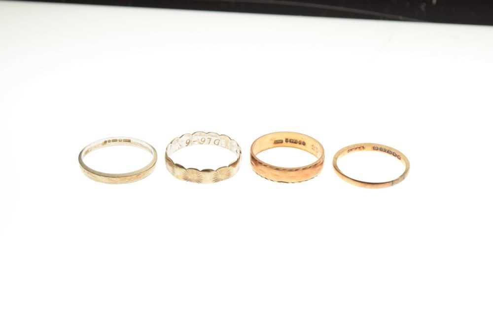 Four 9ct gold wedding bands - Image 2 of 4