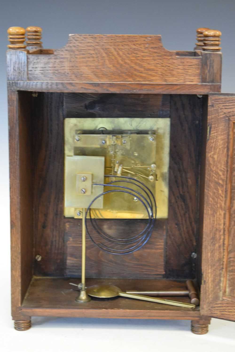 Winterhalder & Hofmeier - Early 20th Century German oak-cased mantel clock - Image 4 of 6