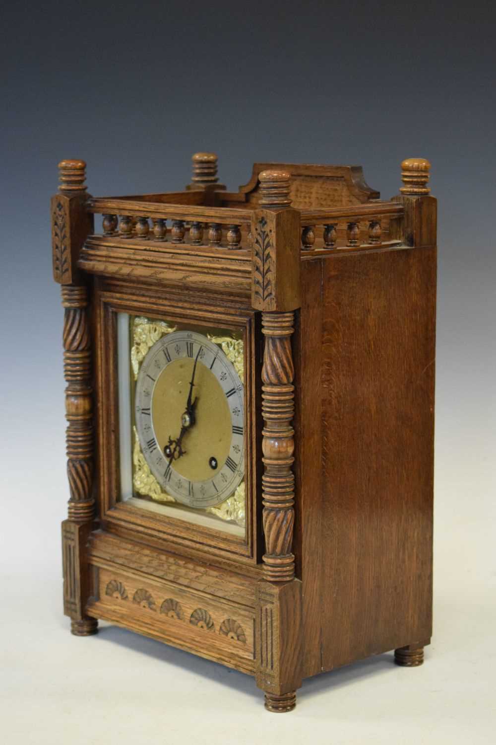 Winterhalder & Hofmeier - Early 20th Century German oak-cased mantel clock - Image 5 of 6