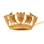 9ct gold crown brooch