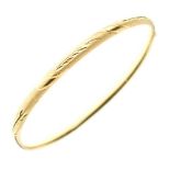 18ct gold hinged bangle