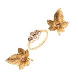 18ct gold diamond ring and a pair of 18ct gold diamond set ear studs