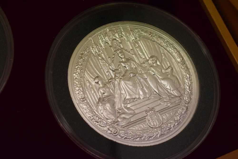 Royal Mint - Great Seals of the Realm 'Nineteenth Century' silver five medallion set - Image 11 of 12