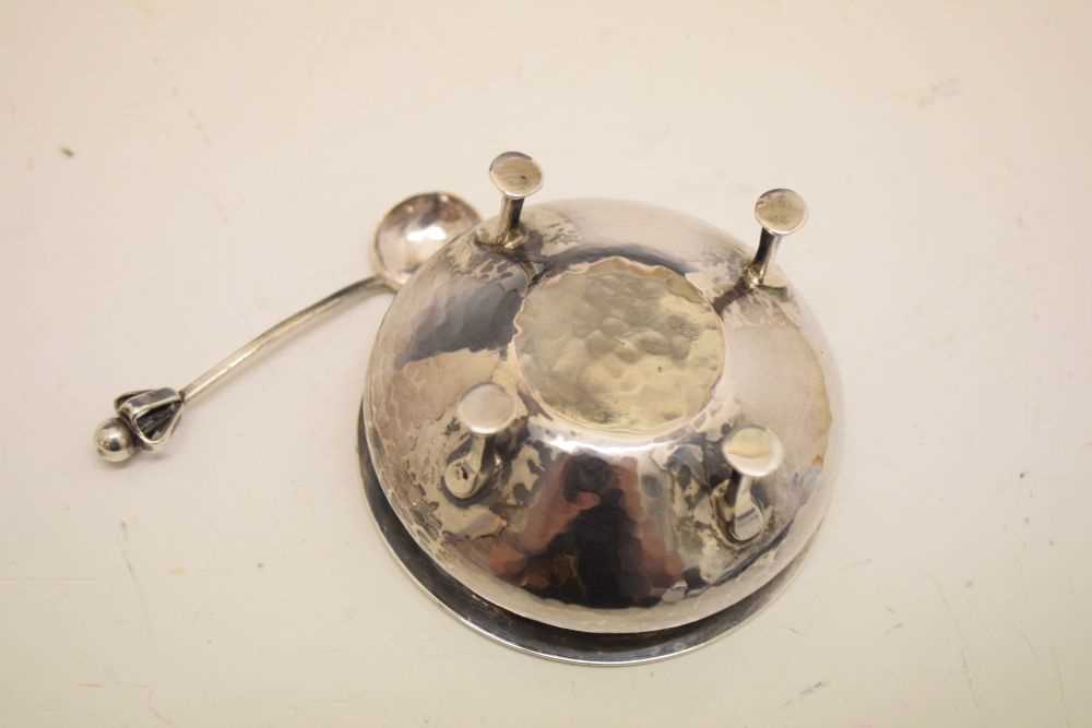 Pair of Arts and Crafts A.E Jones planished silver salts - Image 4 of 10