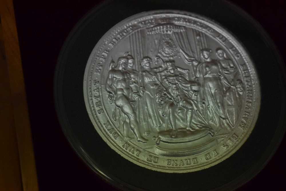 Royal Mint - Great Seals of the Realm 'Nineteenth Century' silver five medallion set - Image 3 of 12